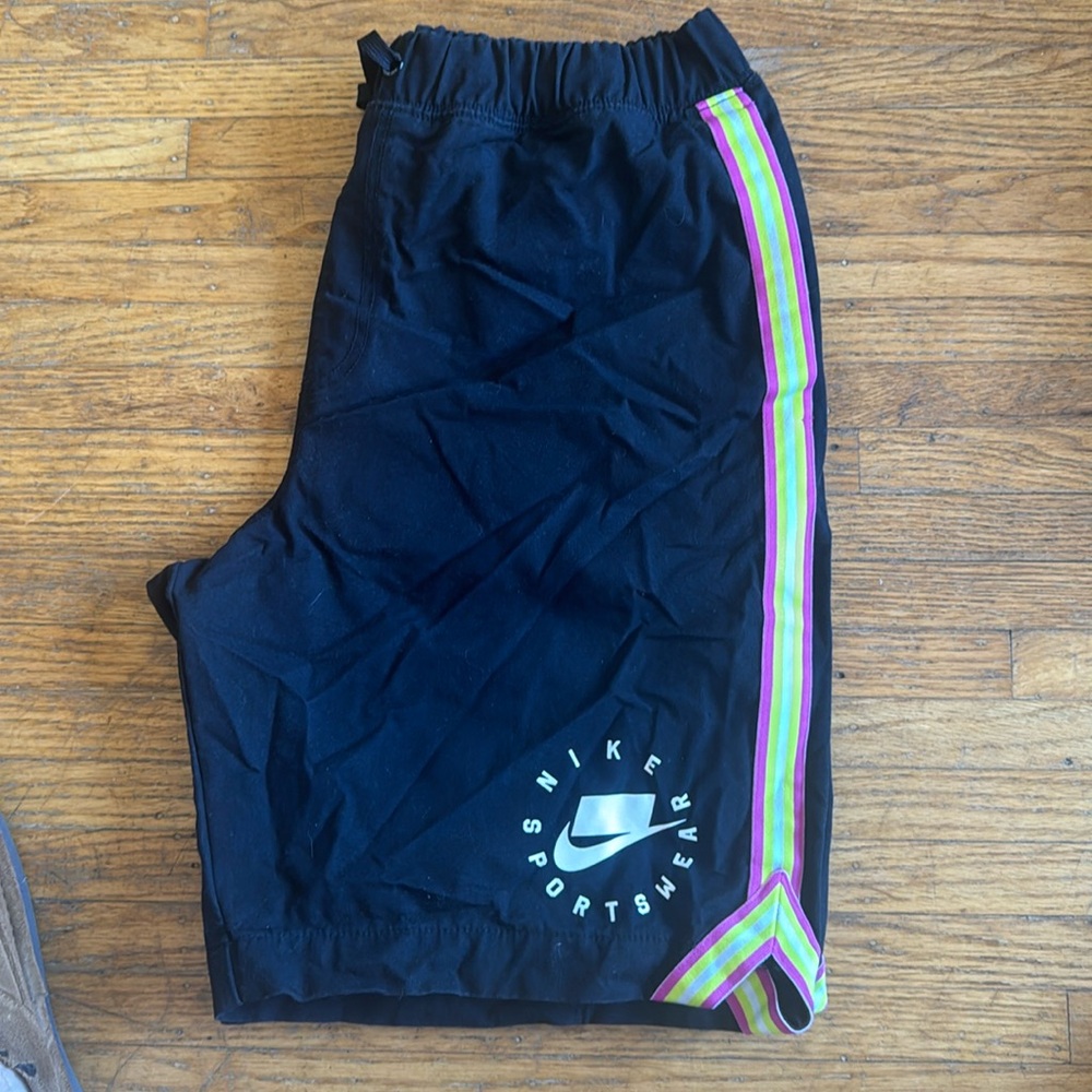NIKE SHORTS - Picture 2 of 6